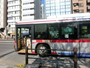 バスを乗り継ぎ街を見ながらの旅