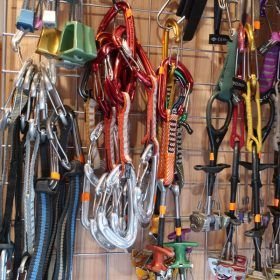 土間収納にあるご主人の趣味の登山道具