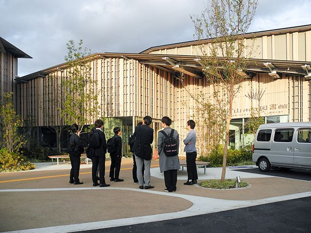 守山市立図書館「木の森」