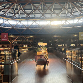 石川県立図書館