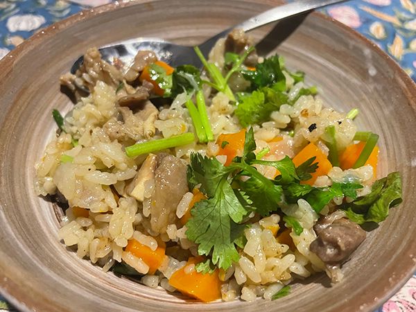 新鮮なラムで作るイスラム風の炊き込みご飯
