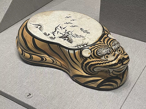 1,000年前の陶器製の枕