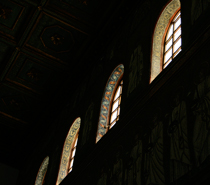 サンタポリナーレ ヌオーヴォ聖堂の窓アーチ