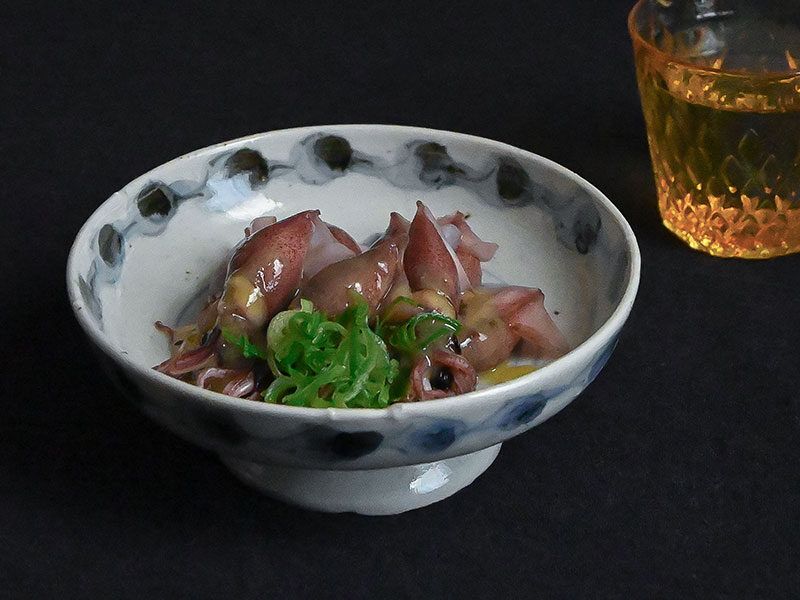 泉山釉 染付高台皿：横田翔太郎作