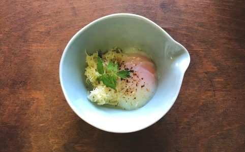キャベツと半熟卵の箸休め