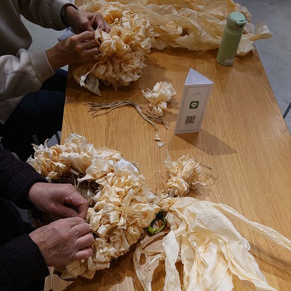 「木となかよし 木育ひろば」～ヒノキ香る リース作り～