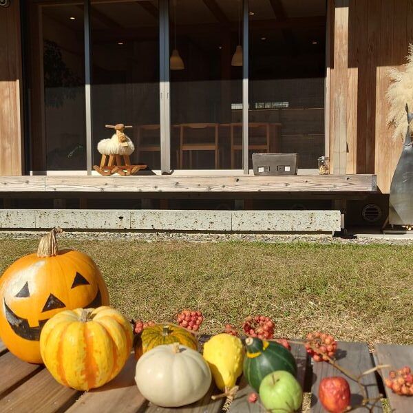 木となかよし 木育ひろば　～ひのき香るハロウィンほうき作り～