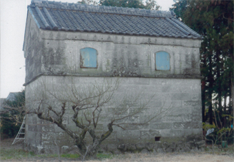 静岡県浜松市の農家の石蔵