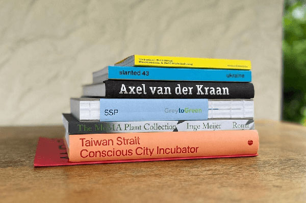 Calo-Bookshop-and-Cafe　IDEABOOKS ARTBOOK EXHIBITION