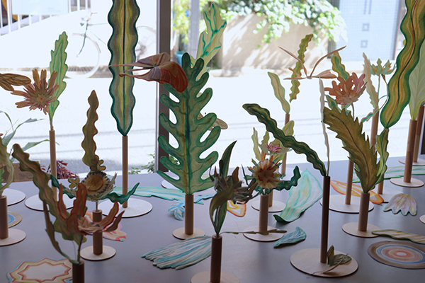 FALL　Mona Sugata 個展「Wispers of flowers」