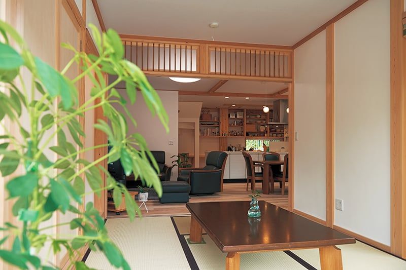 和室の畳の縁は「落ち着く色」として姫路城の庭園、好古園の茶室と同じ色に。善規さんが選んだ。