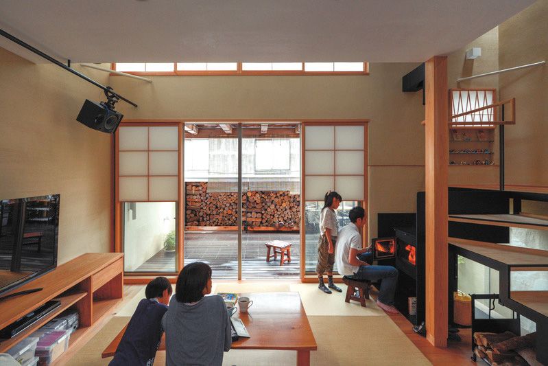 東京都　注文住宅　建築家　街中暮らしに豊かさ運ぶ　火、緑、光