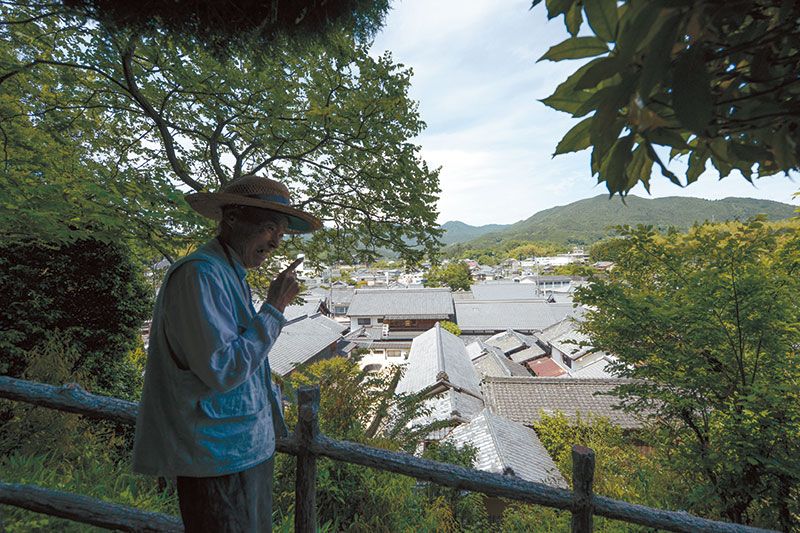 南北朝時代から江戸時代初期まで、秋山城(松山城)が築かれた古城山。